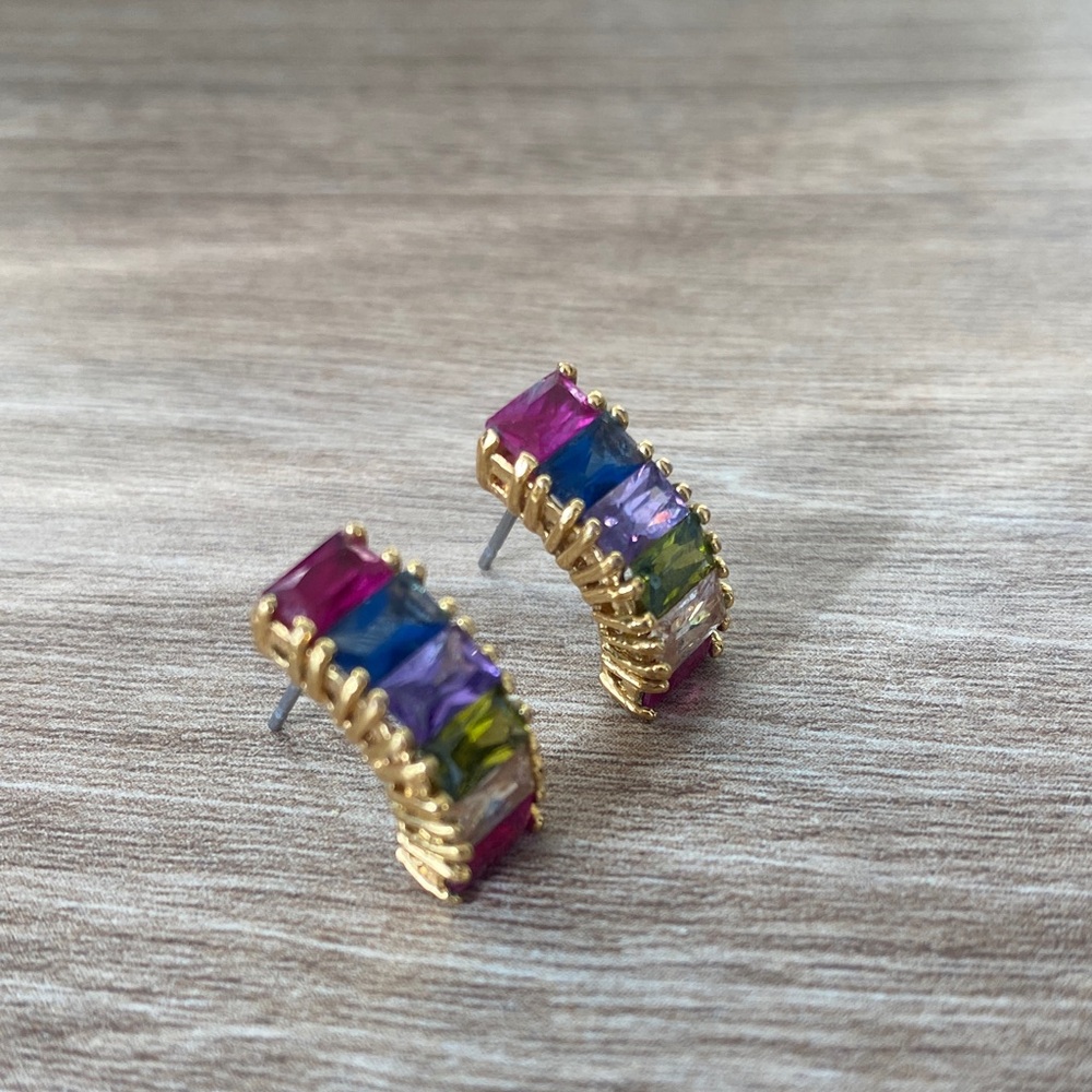 Elegant Vintage Gold toned with Multicolor Crystal Earrings - Picture 7 of 7